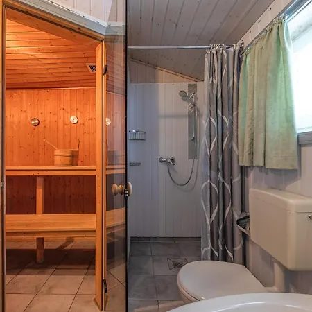 Holiday home Seeschwalbe 230