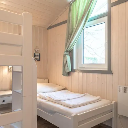 Holiday home Seeschwalbe 230